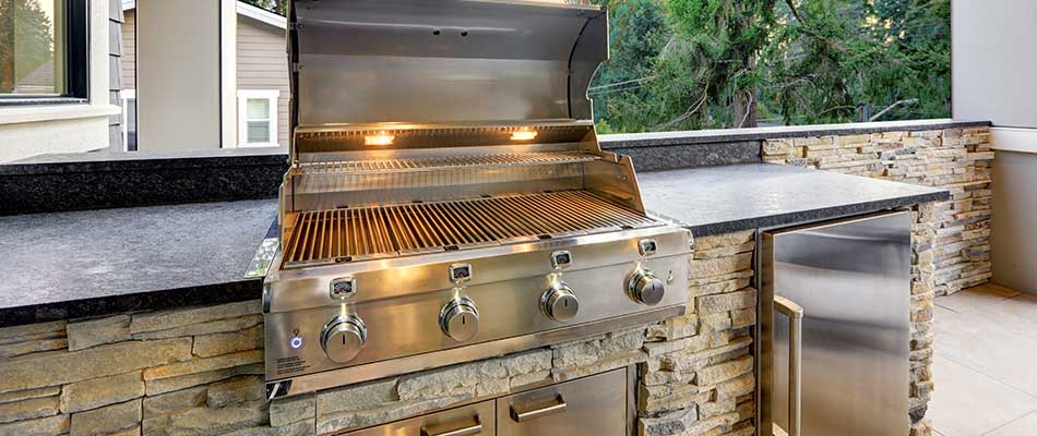Outdoor kitchen with grill and countertops near Mt. Juliet, TN.